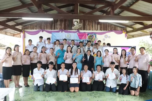 ผอ.สกร.จังหวัดตรัง เปิดโครงการเรียนรู้ฝึกอาชีพชุมชน Learn to Earn สร้างงาน สร้างรายได้ เพื่อขับเคลื่อนการดำเนินงานตามนโยบาย เรียนฟรี มีงานทำ