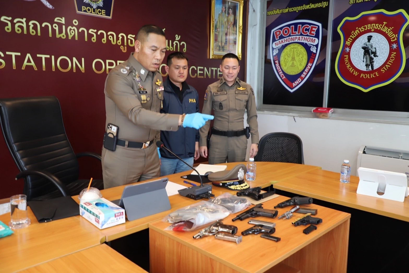 นครปฐม-ผู้การฯนครปฐมแถลงตามรวมมือยิงสนั่นลานเบียร์