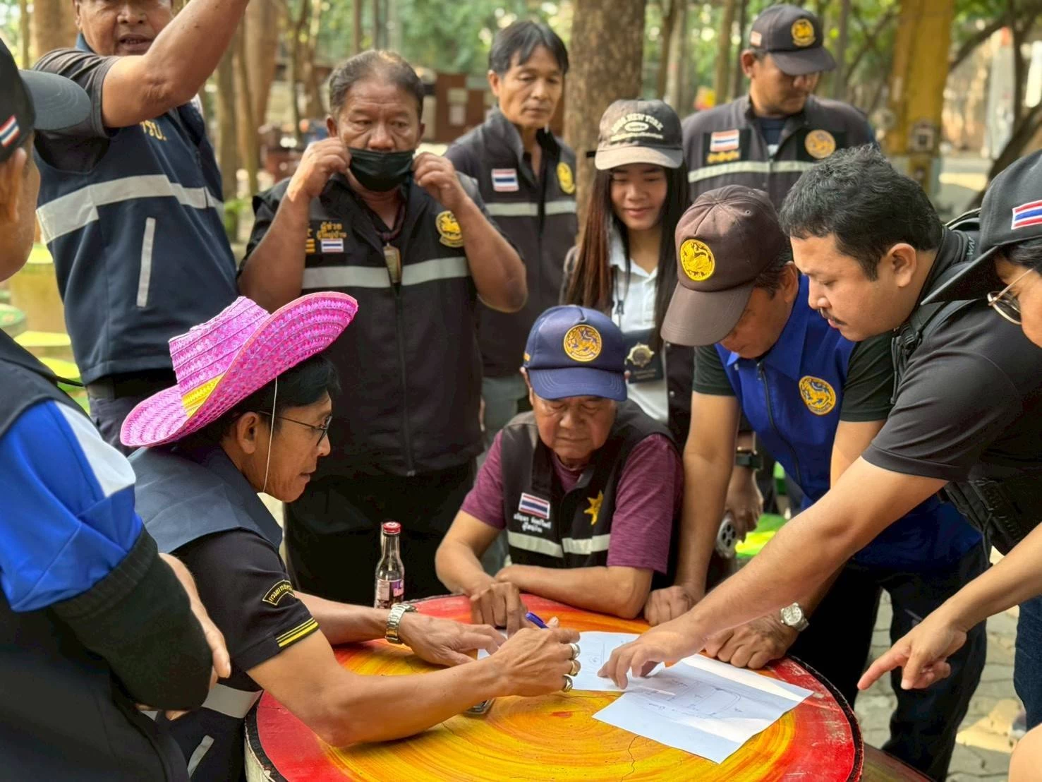 ปทุมธานี  ปฏิบัติการ "ปิดล้อมตรวจค้น" เพื่อกวาดล้างยาเสพติด ตามนโยบายรวมพลัง รักศรัทธา แก้ปัญหายาเสพติดแบบบูรณาการ Quick Big Win : ขับเคลื่อนอย่างรวดเร็ว สู่เป้าหมายอันยิ่งใหญ่